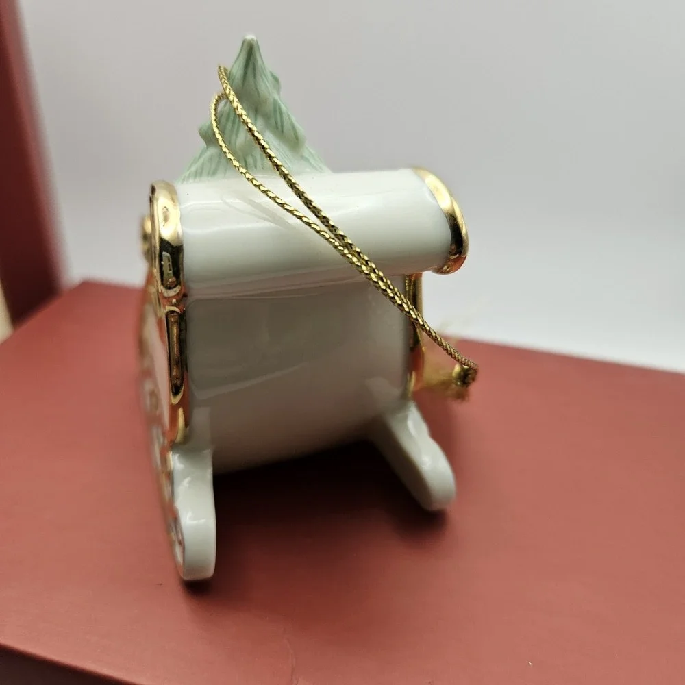 Lenox Christmas Sleigh Ornament Handcrafted Hanging White Gold Green MPN 761400